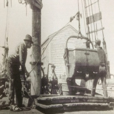 1885-1905 (Original Location- Riverside Drive) Photo of the “Alice Wentworth” vessel which transported various supplies including coal.